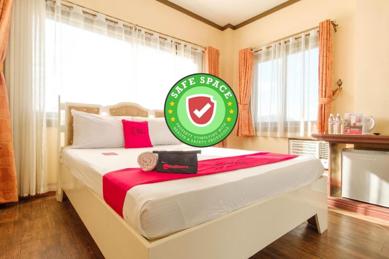 Reddoorz Plus @ Seaborne Hotel Subic Zambales Exteriör bild