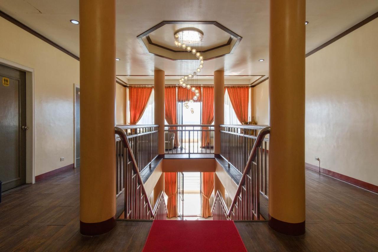 Reddoorz Plus @ Seaborne Hotel Subic Zambales Exteriör bild