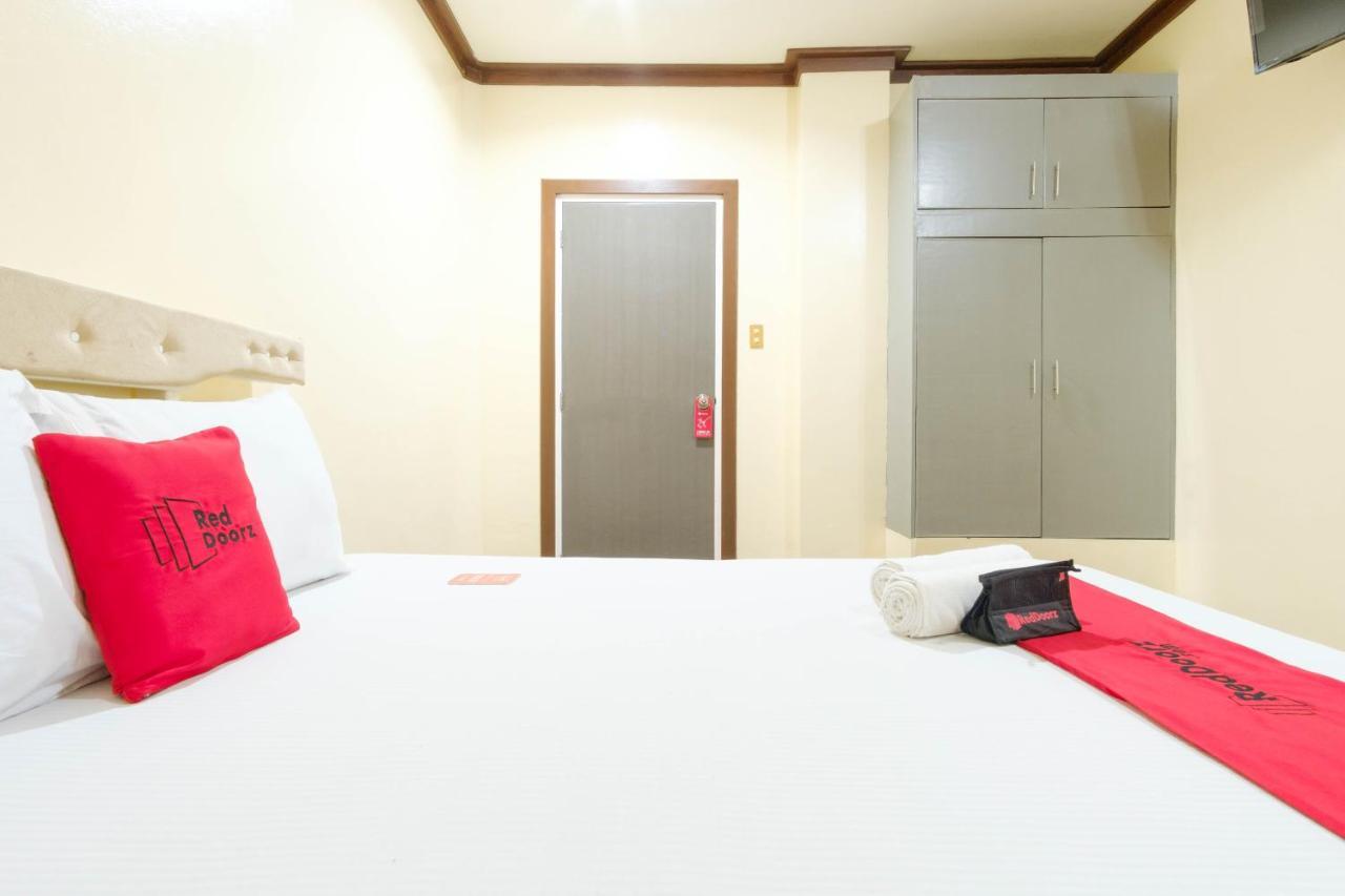 Reddoorz Plus @ Seaborne Hotel Subic Zambales Exteriör bild