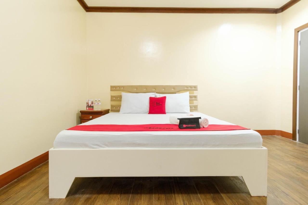 Reddoorz Plus @ Seaborne Hotel Subic Zambales Exteriör bild
