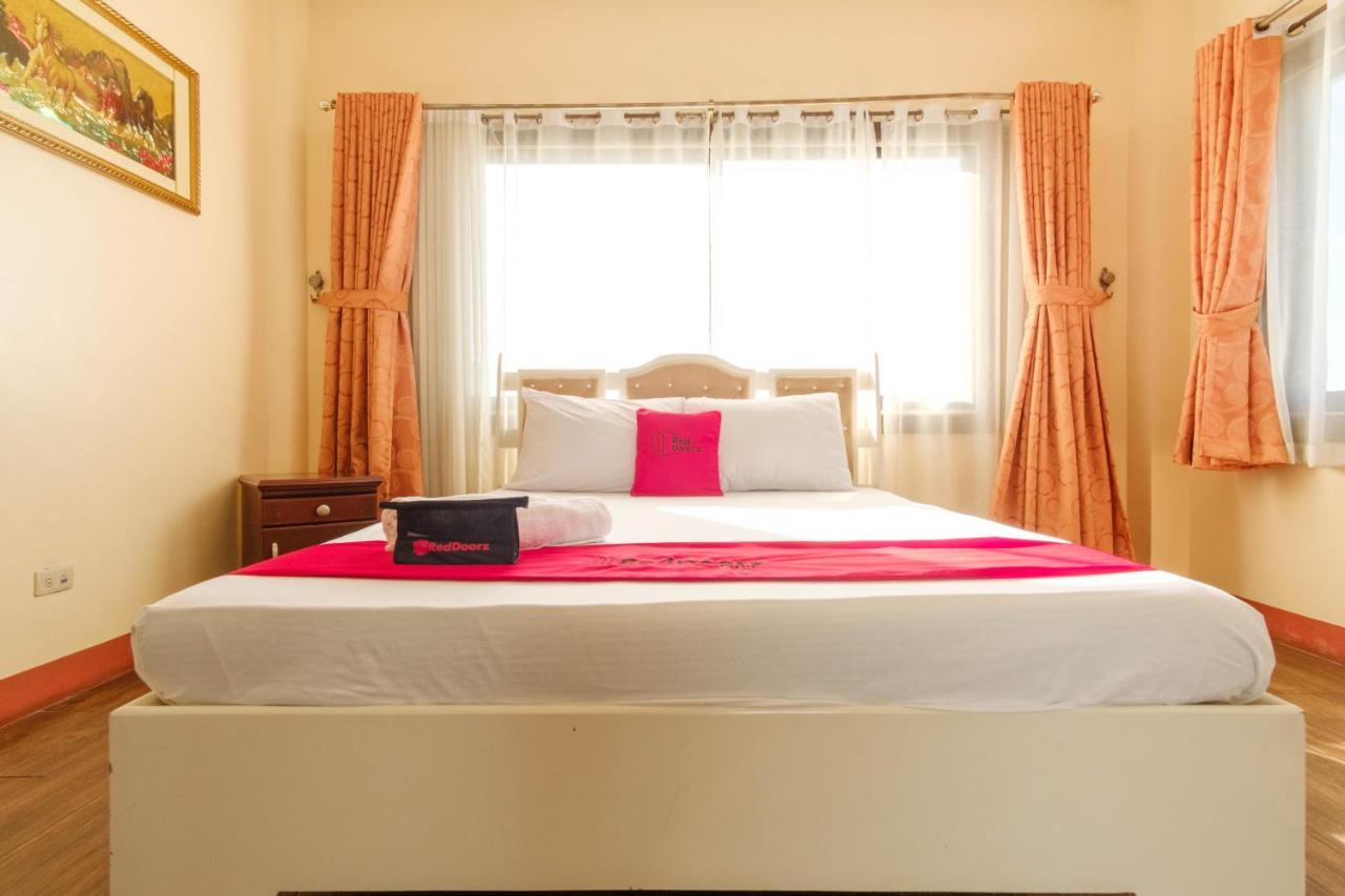 Reddoorz Plus @ Seaborne Hotel Subic Zambales Exteriör bild