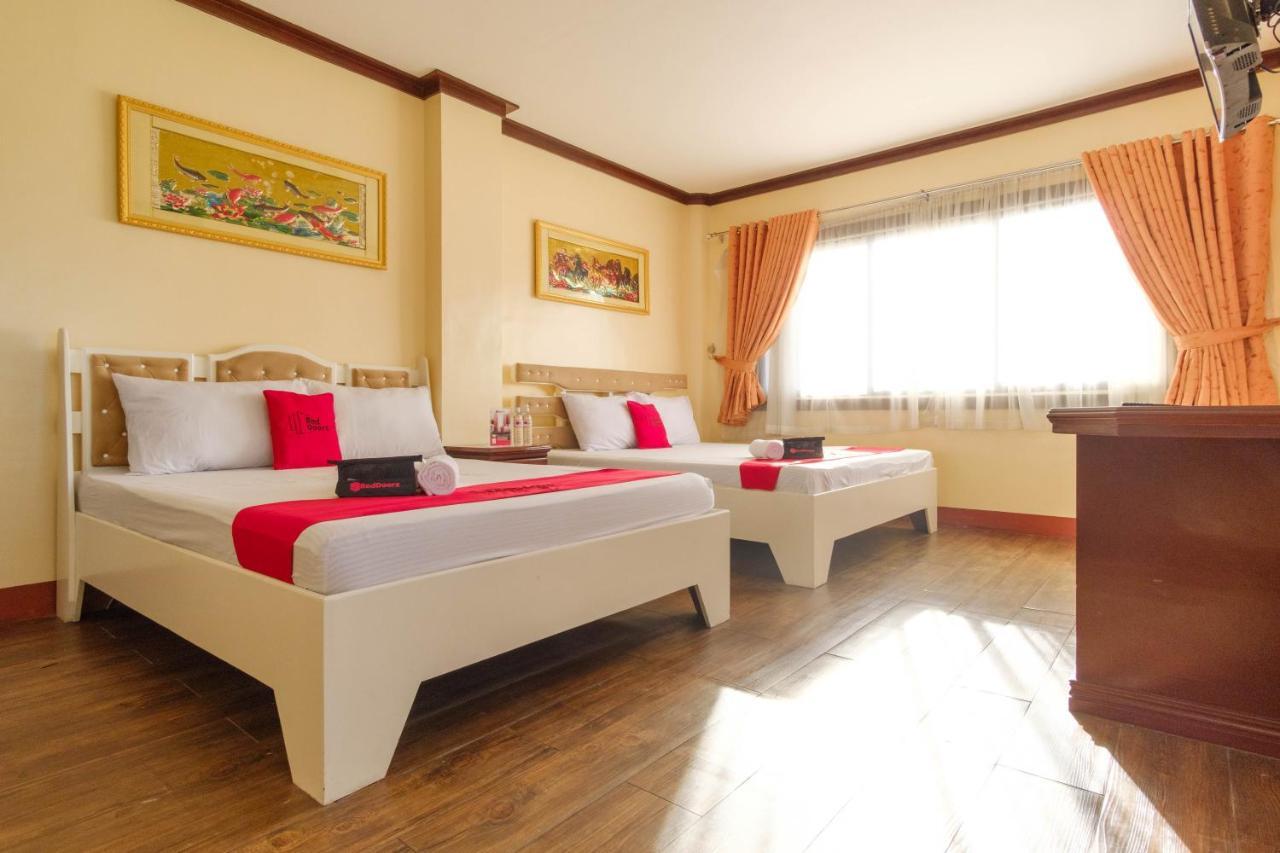 Reddoorz Plus @ Seaborne Hotel Subic Zambales Exteriör bild