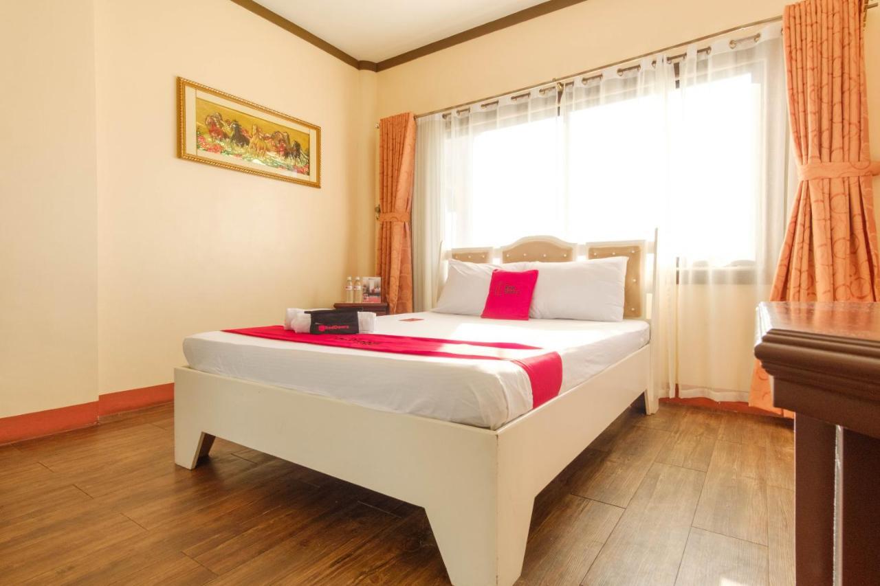 Reddoorz Plus @ Seaborne Hotel Subic Zambales Exteriör bild