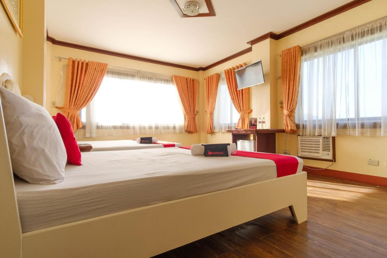 Reddoorz Plus @ Seaborne Hotel Subic Zambales Exteriör bild